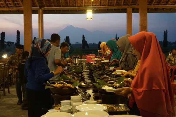 Menu makanan di pawon simbok Klaten
