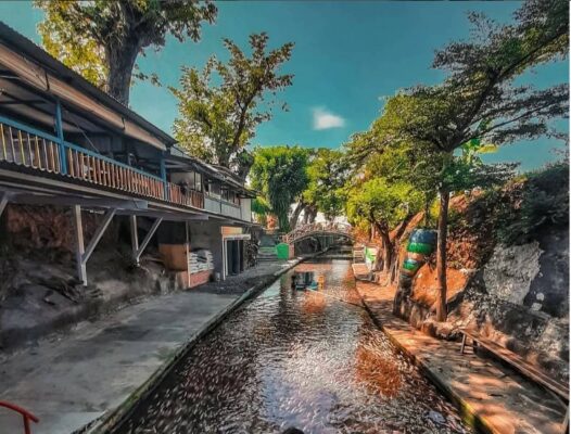 Tempat Wisata Watergong Ponggok Klaten